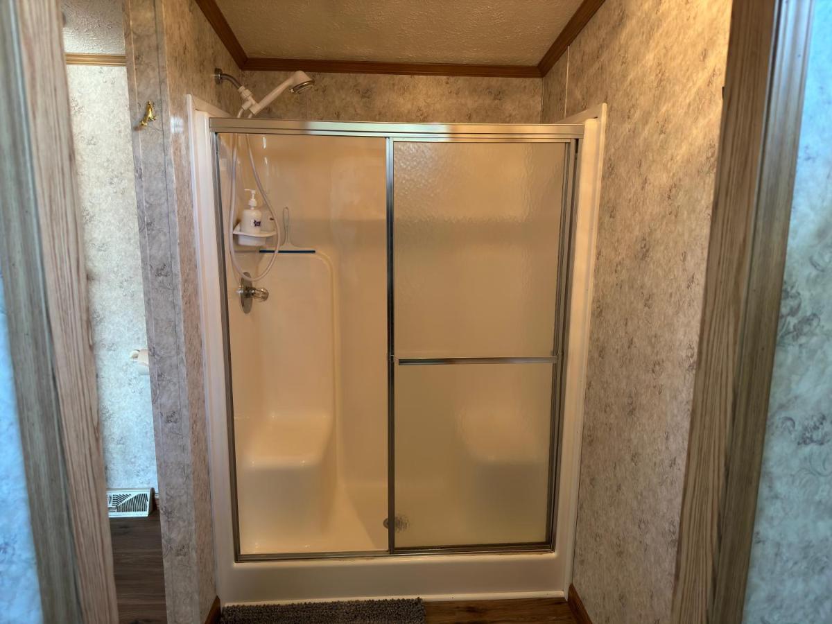 Spacious Cozy Getaway ! King Bed, Game Room, Out Door Patio Cairo Екстериор снимка
